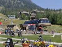 usaynp0080  die Biker rasen hier auch zu Tal