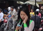 people020  ohne Handy geht nix Kambodscha Girl