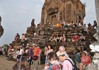 people042  alle warten auf Sonnenuntergang Angkor Preh Rup