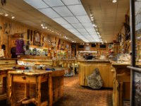 usaynp023 tonemapped  ein Souvenierladen