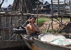 DSC 0092  Bei der Morgentoilette : Kambodscha, Kompong Pluc, Tonle Sap, Reisedokumentation, Reisefoto